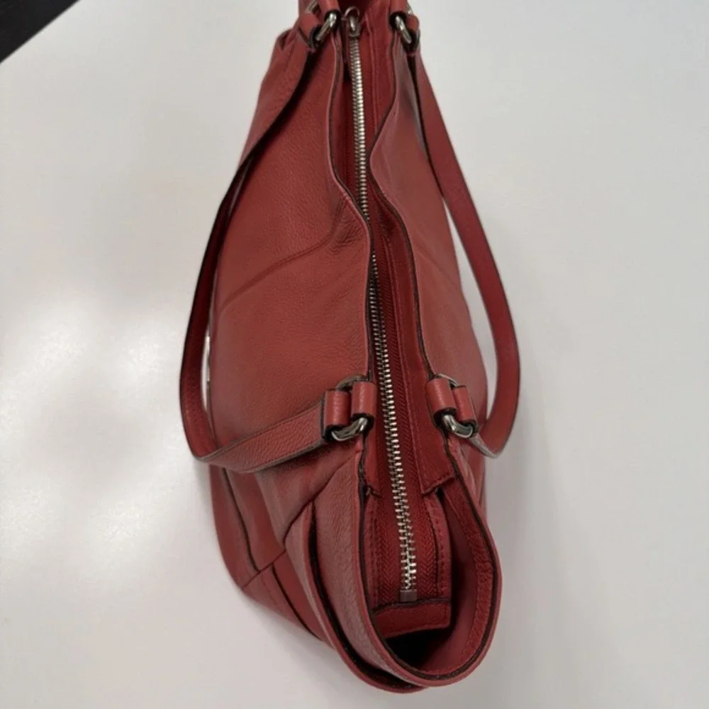 Coach F23284 Pebbled Leather Hobo Shoulder Bag Coral Red Zip Top.    ‎   5171